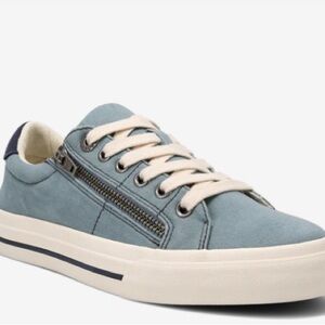 Täōs Z Soul canvas Sneaker in Lake Blue/Navy distressed. Like new condition sz 7